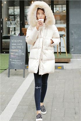 白色连帽羽绒服.jpg